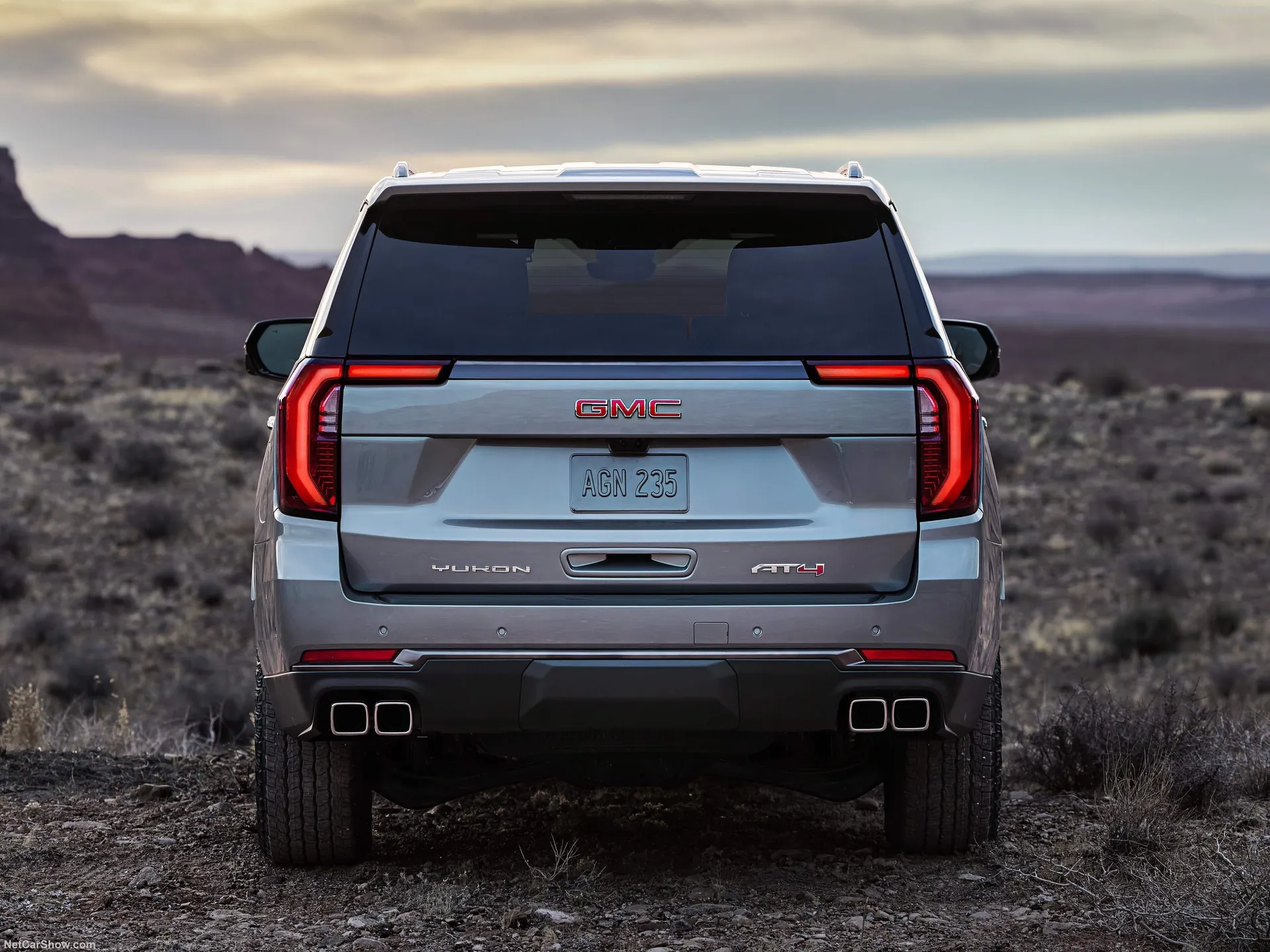 GMC Yukon AT4 (2025) – zezadu