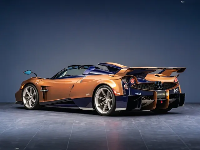 Pagani Huayra 70 Derecho (2026)
