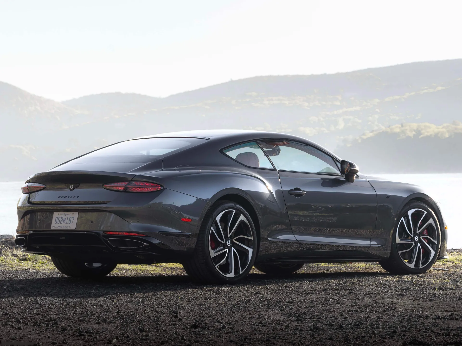 Bentley Continental GT S (2027) – zadní tříčtvrteční pohled