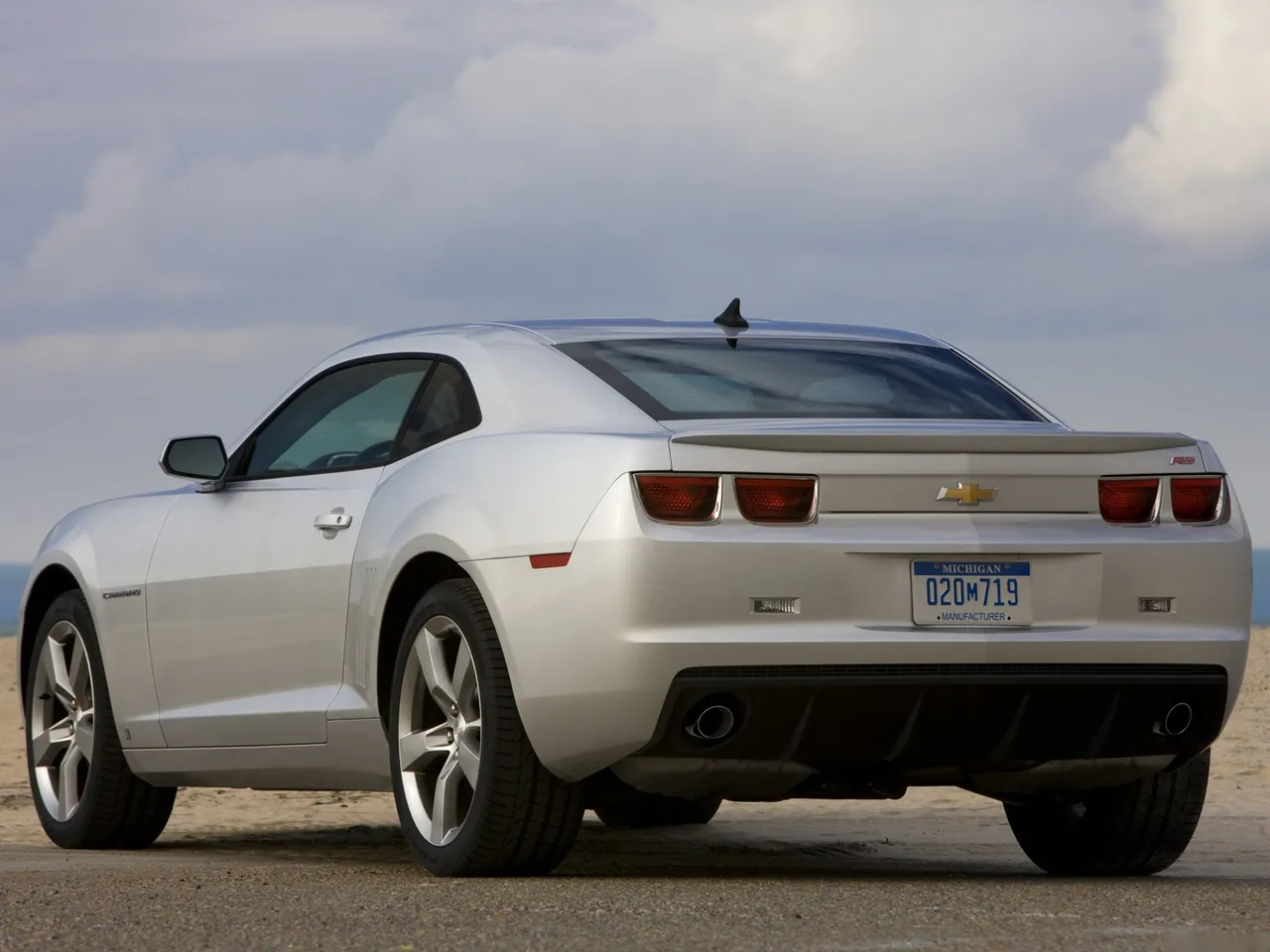 Chevrolet Camaro (2010) – zadní tříčtvrteční pohled