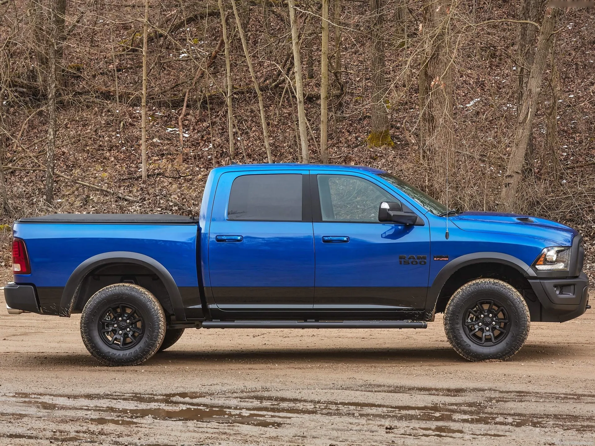 Ram 1500 Rebel Blue Streak (2017) – boční profil