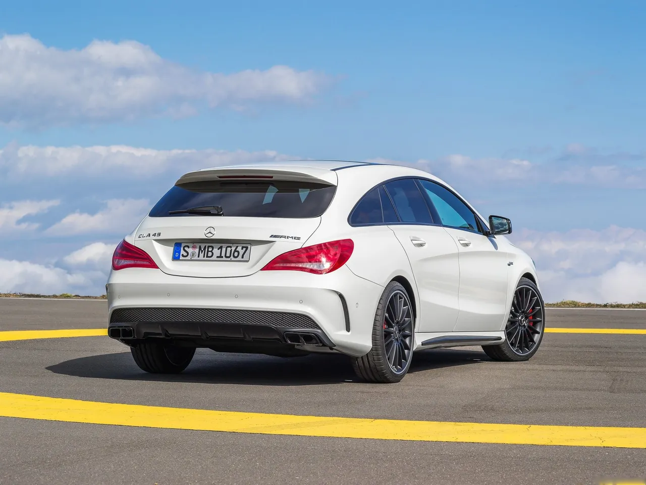 Mercedes-Benz CLA45 AMG Shooting Brake (2016) - Rear Three-Quarter