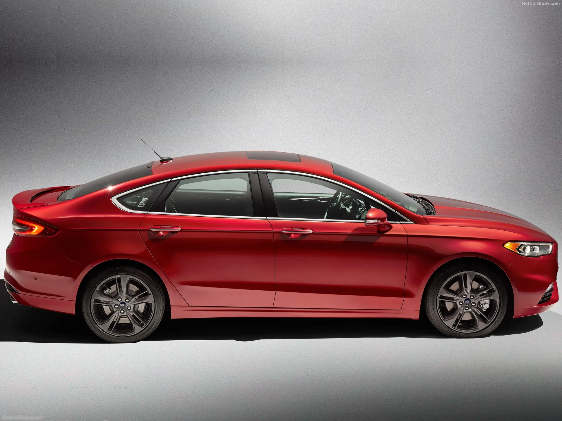 Ford Fusion V6 Sport (2017) – boční profil