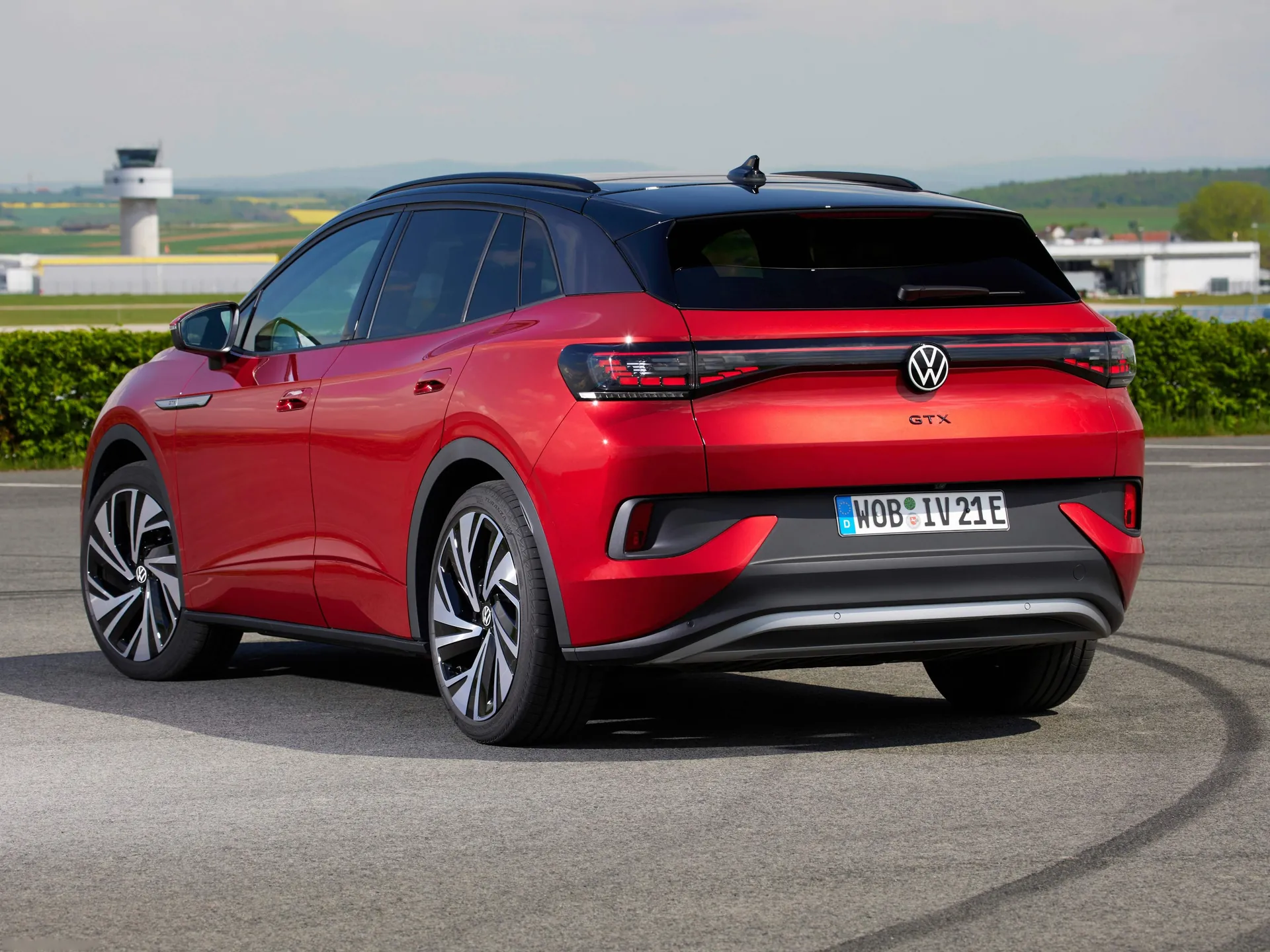 Volkswagen ID.4 GTX (2022) - Rear Three-Quarter