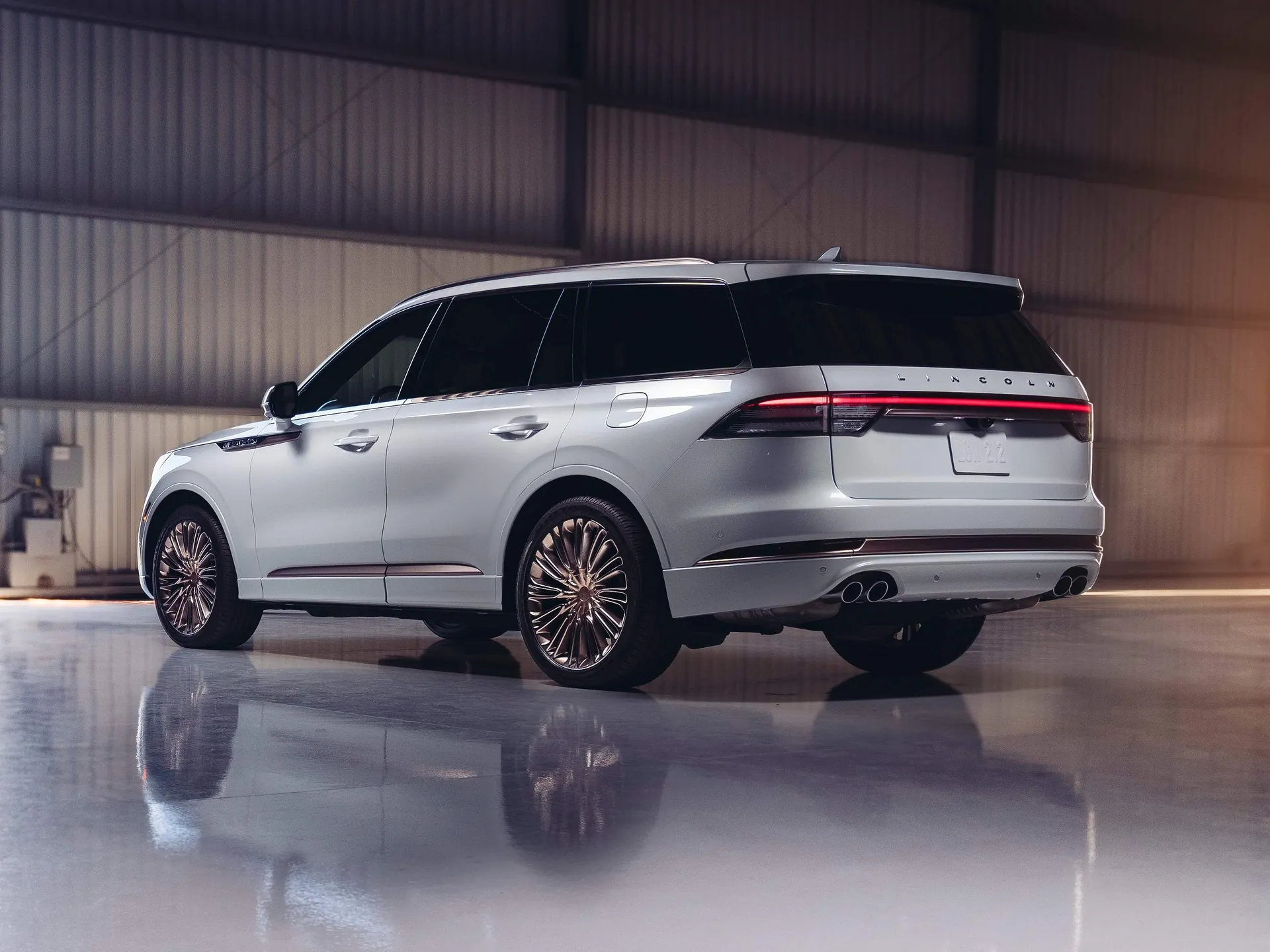 Lincoln Aviator Shinola Concept (2021) – zadní tříčtvrteční pohled