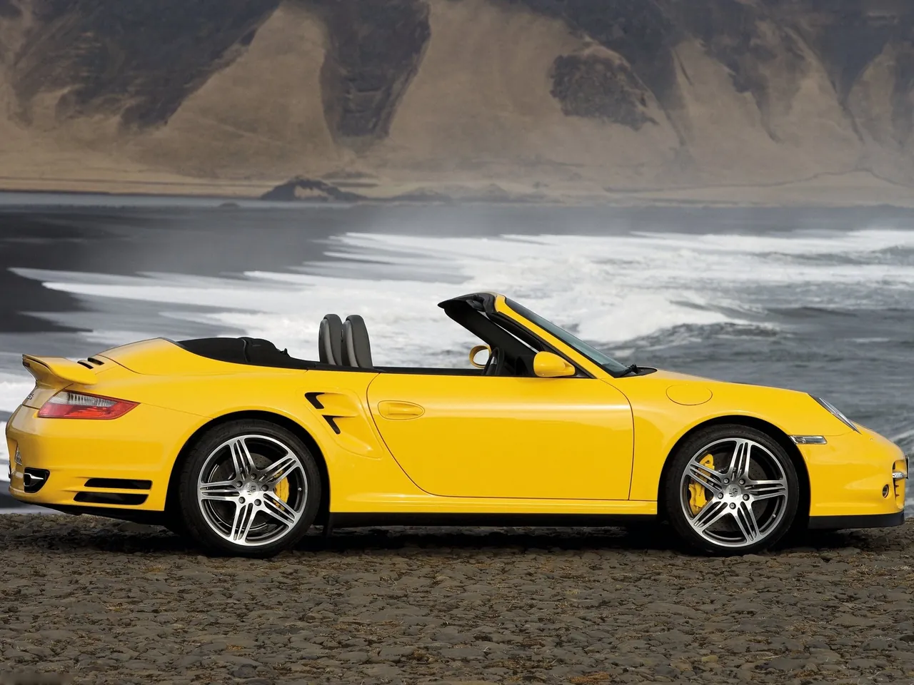 Porsche 911 Turbo Cabriolet (2008) – boční profil