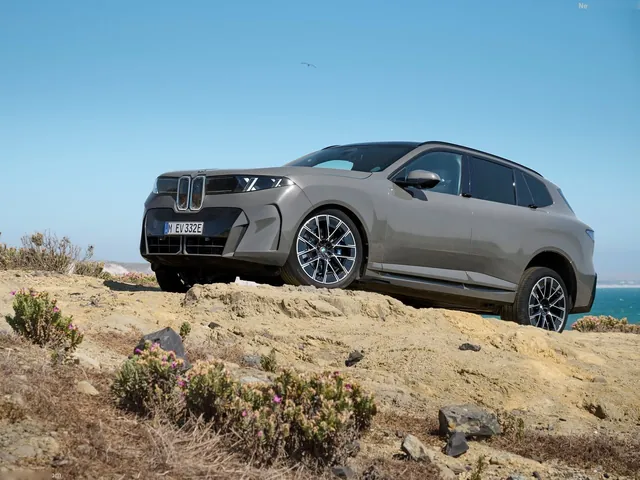 BMW iX5 (2027)