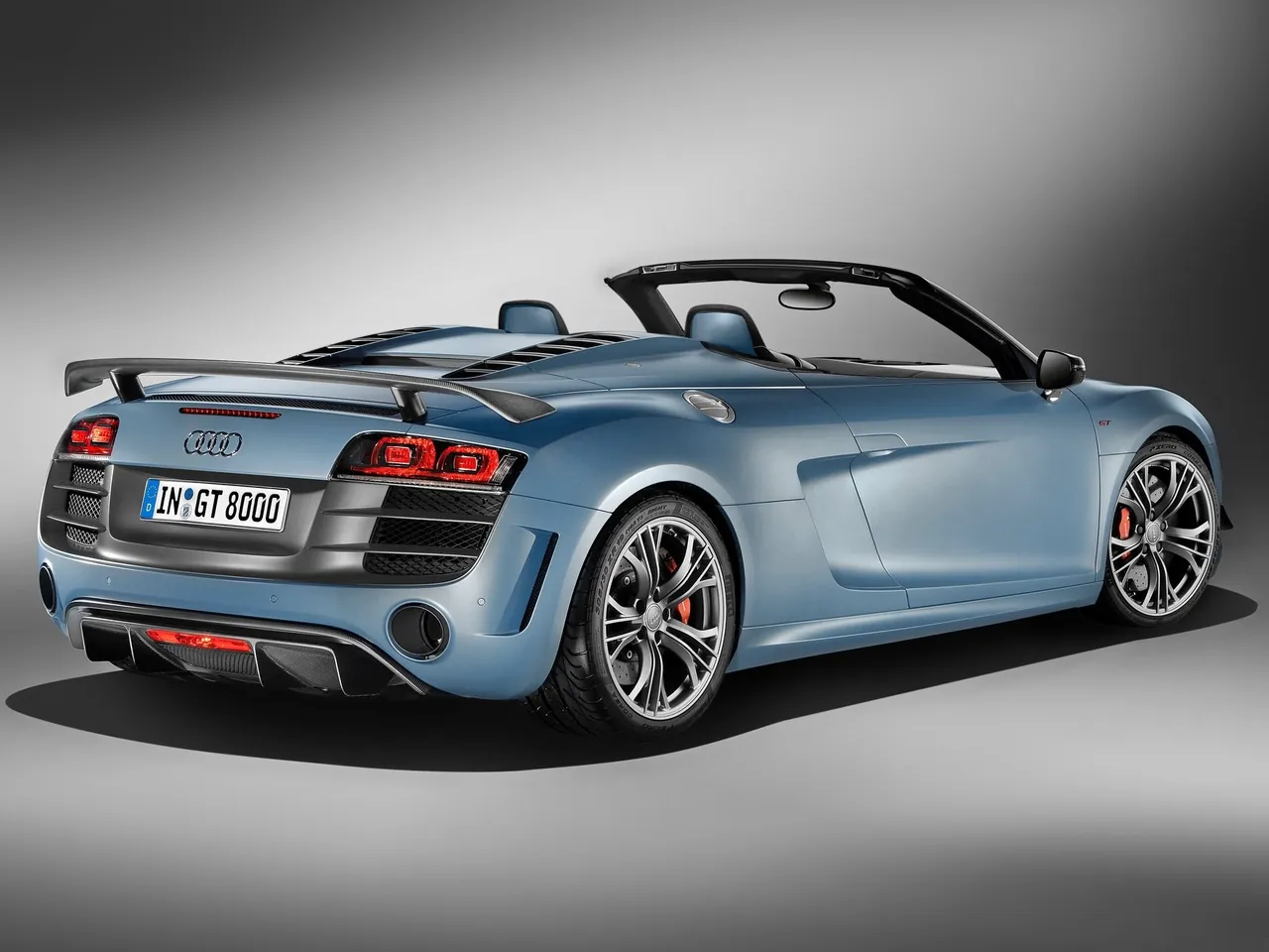 Audi R8 GT Spyder (2012) – zadní tříčtvrteční pohled