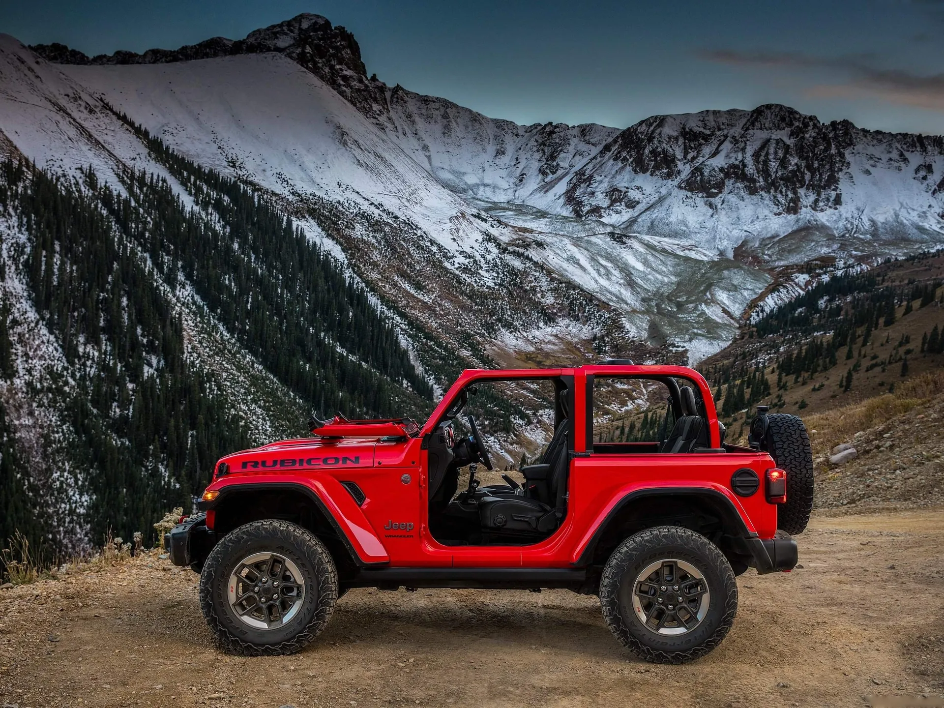 Jeep Wrangler (2018) – boční profil