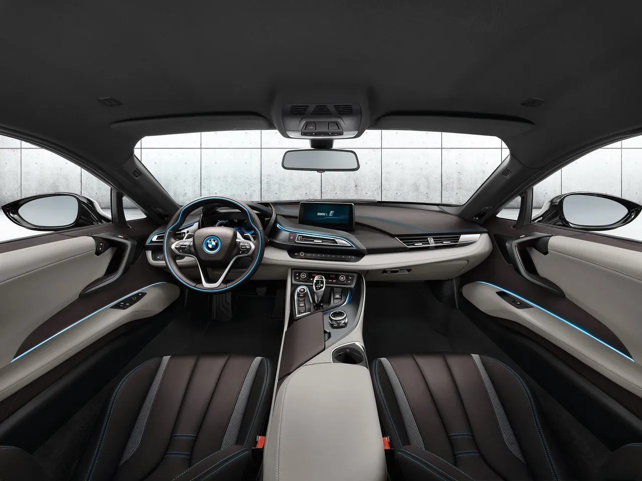 BMW i8 (2015) – interiér