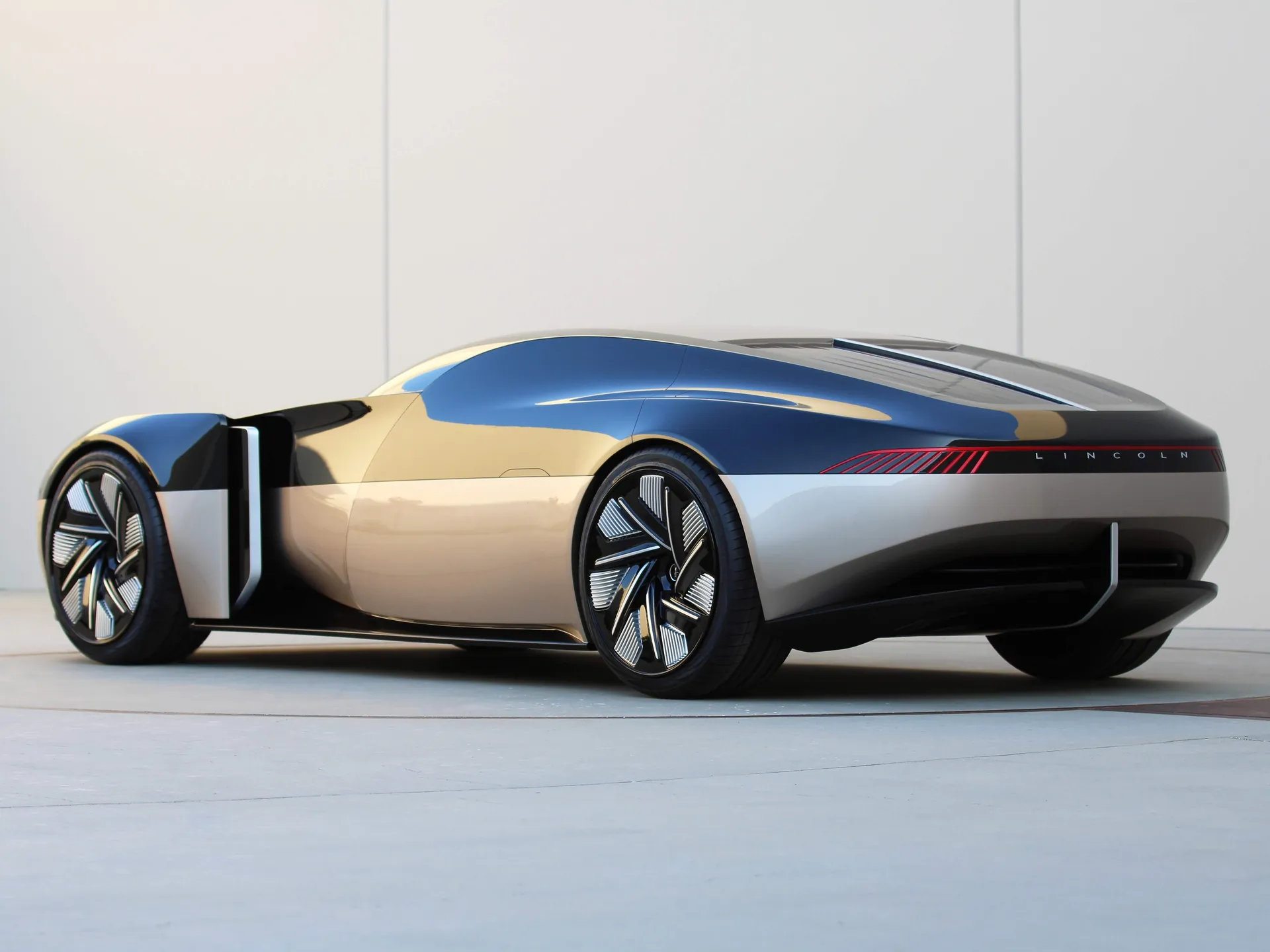 Lincoln Anniversary Concept (2021) – zadní tříčtvrteční pohled