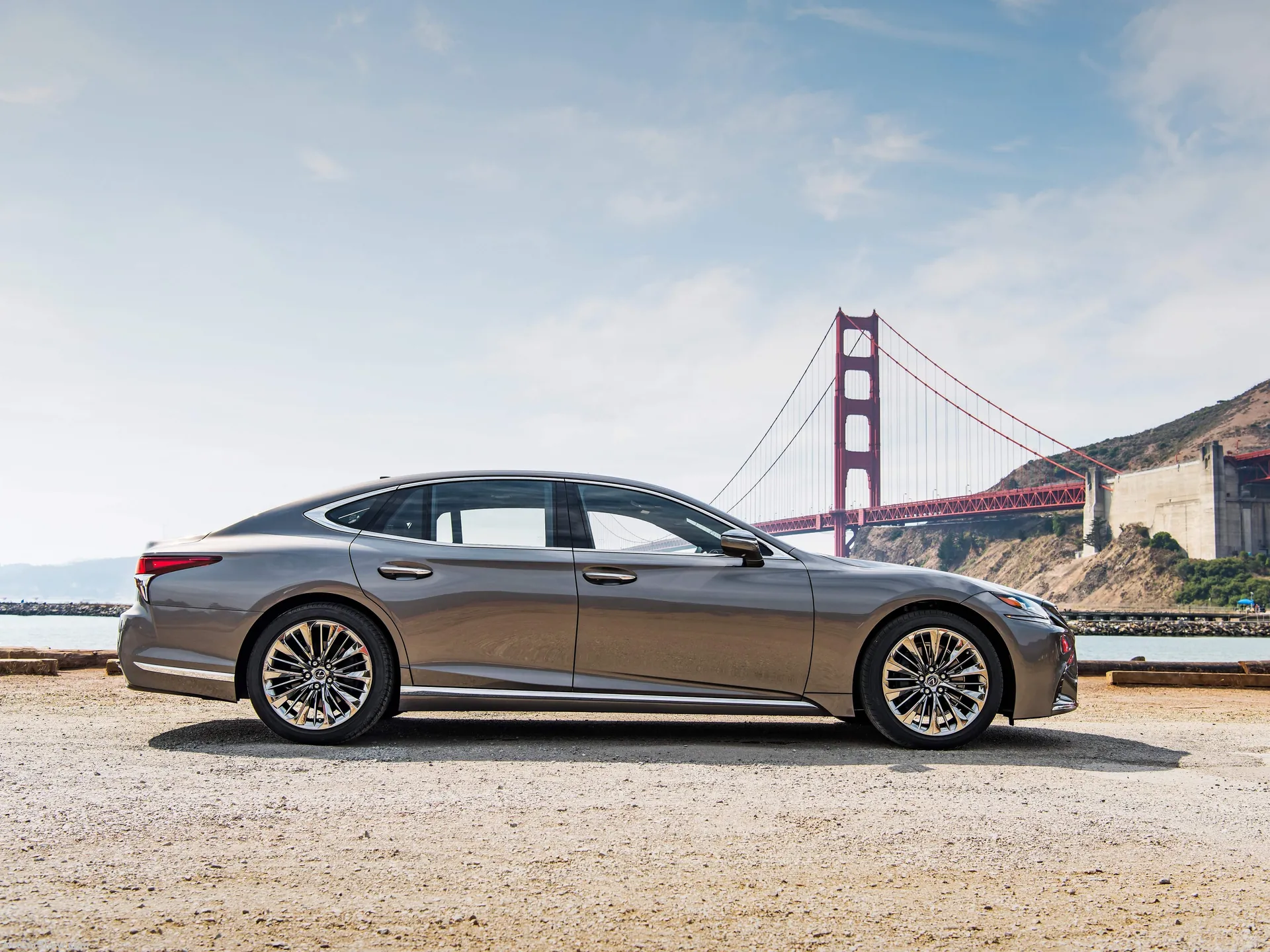Lexus LS 500 (2018) – boční profil