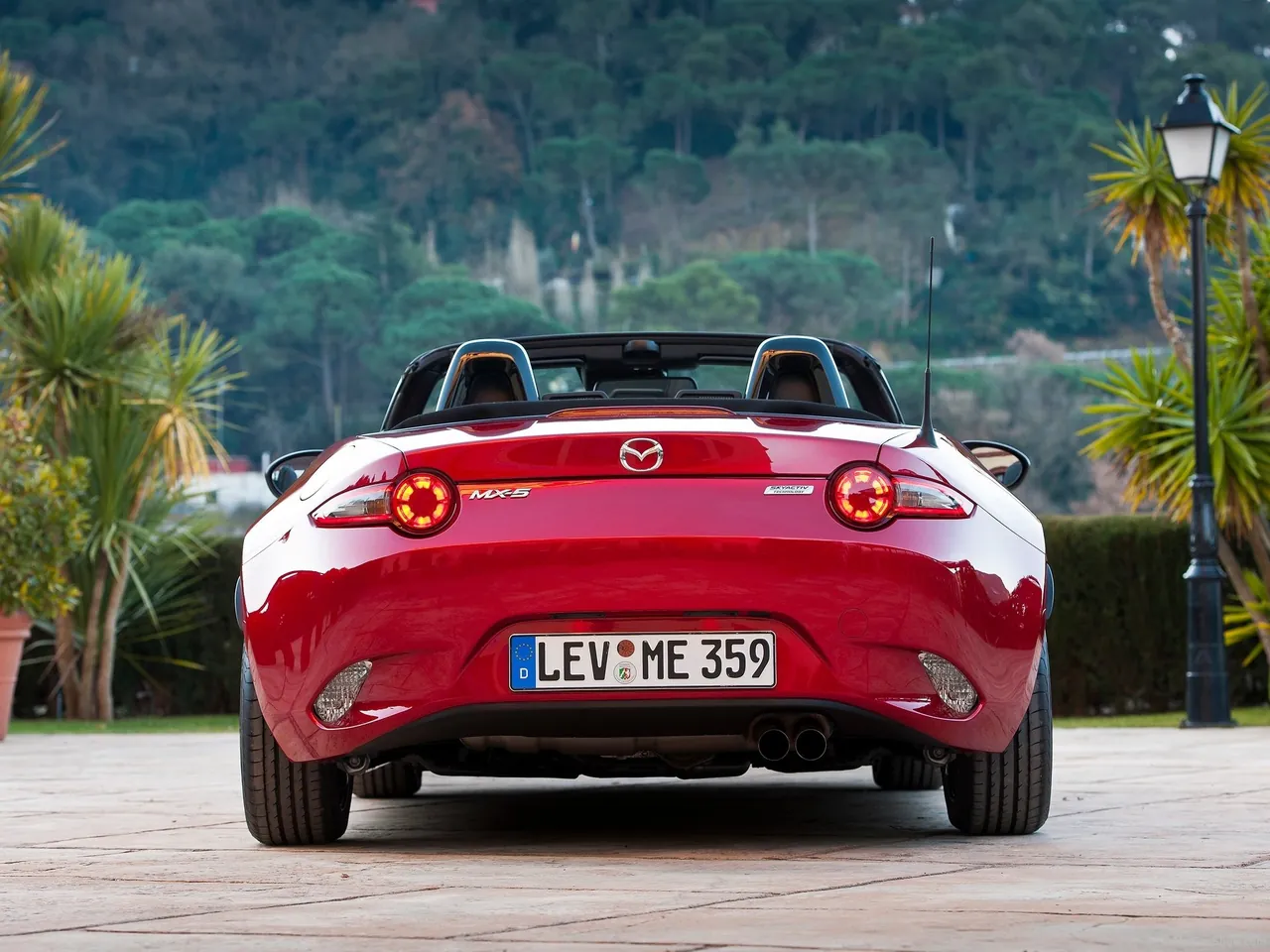 Mazda MX-5 (2016) – zezadu