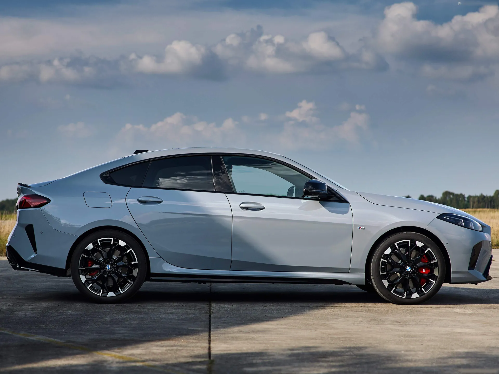 BMW M235 Gran Coupe (2025) – boční profil