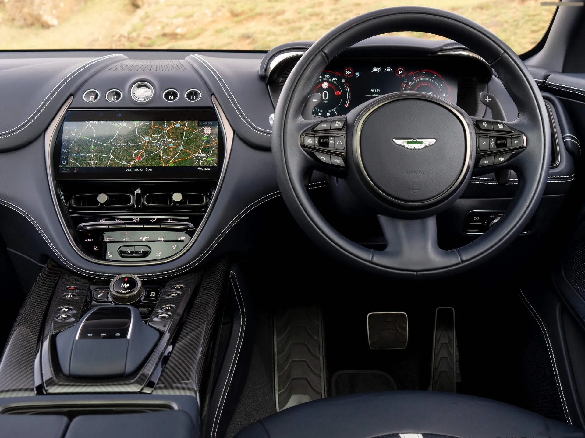 Aston Martin DBX707 (2023) - Interior