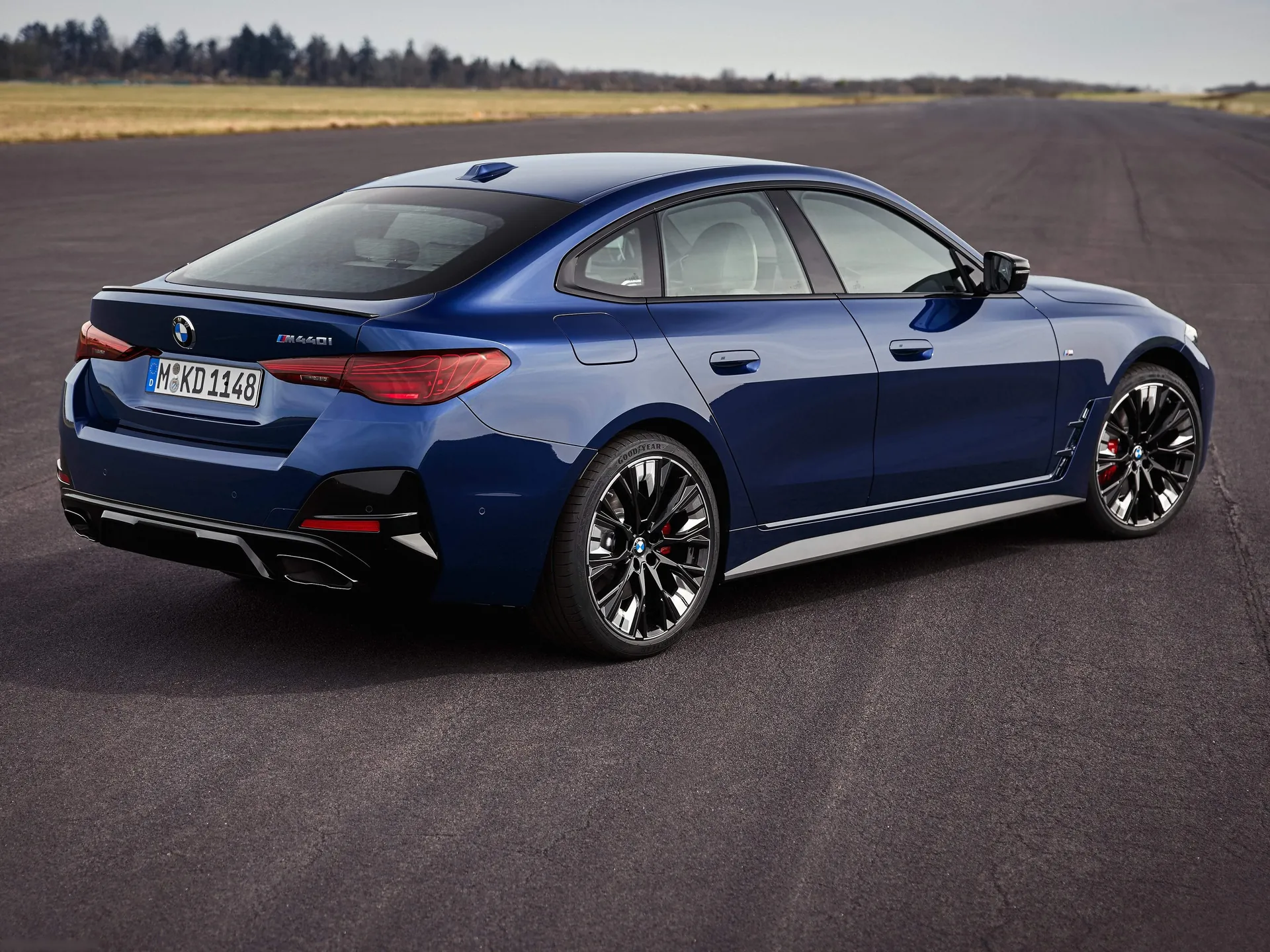 BMW M440i xDrive Gran Coupe (2025) – zadní tříčtvrteční pohled