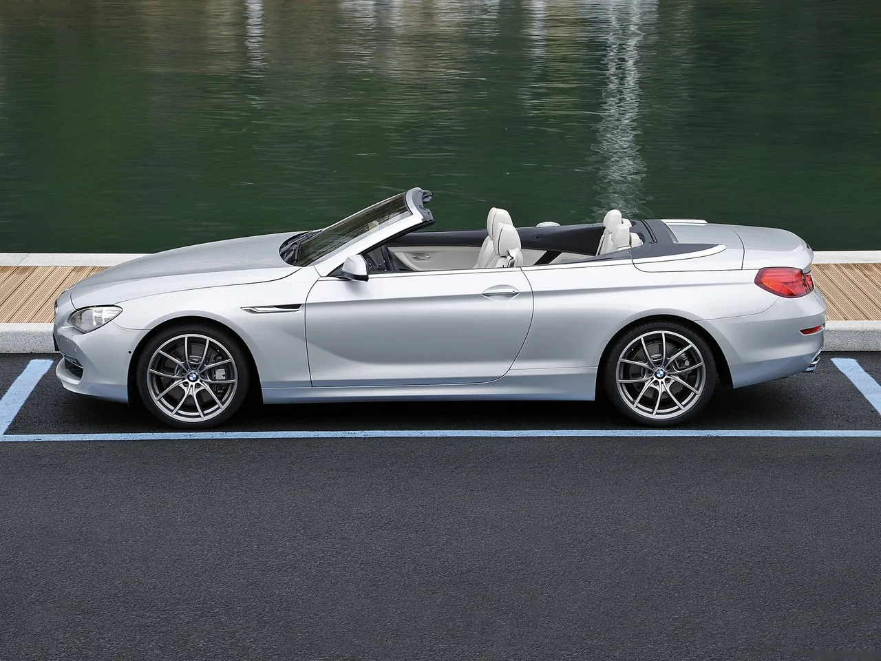 BMW 650i Convertible (2012) – boční profil