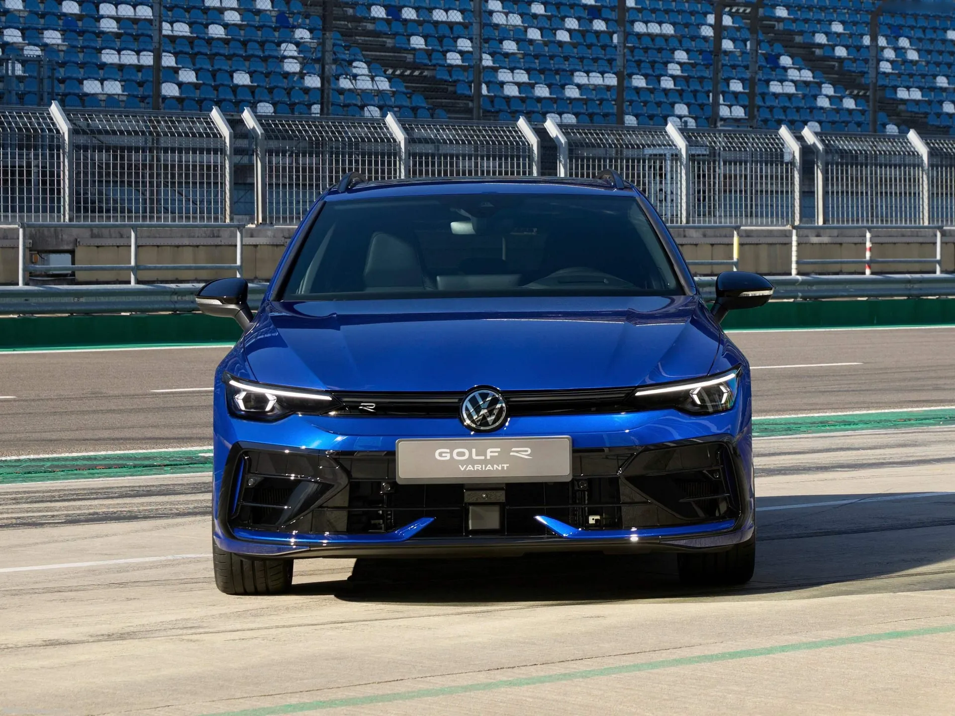 Volkswagen Golf R Variant (2025) – zepředu