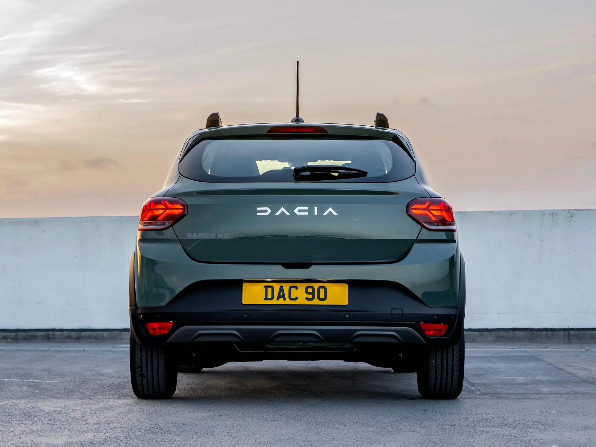 Dacia Sandero Stepway [UK] (2023) – zezadu