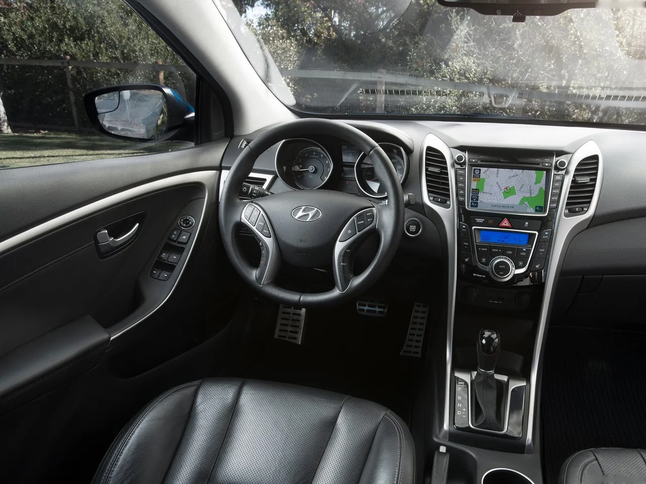 Hyundai Elantra GT (2014) – interiér