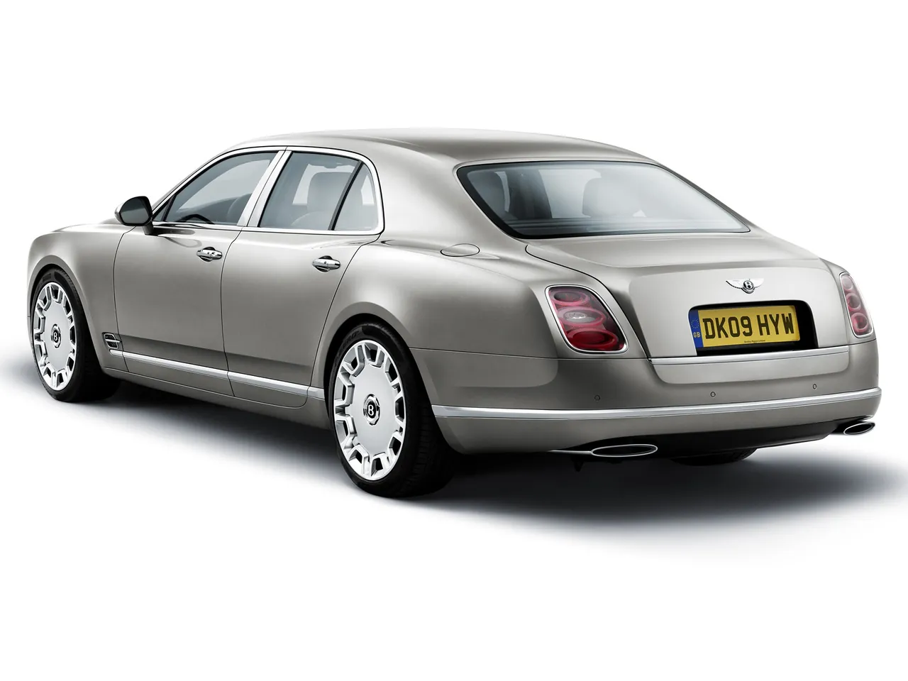 Bentley Mulsanne (2011) – zadní tříčtvrteční pohled
