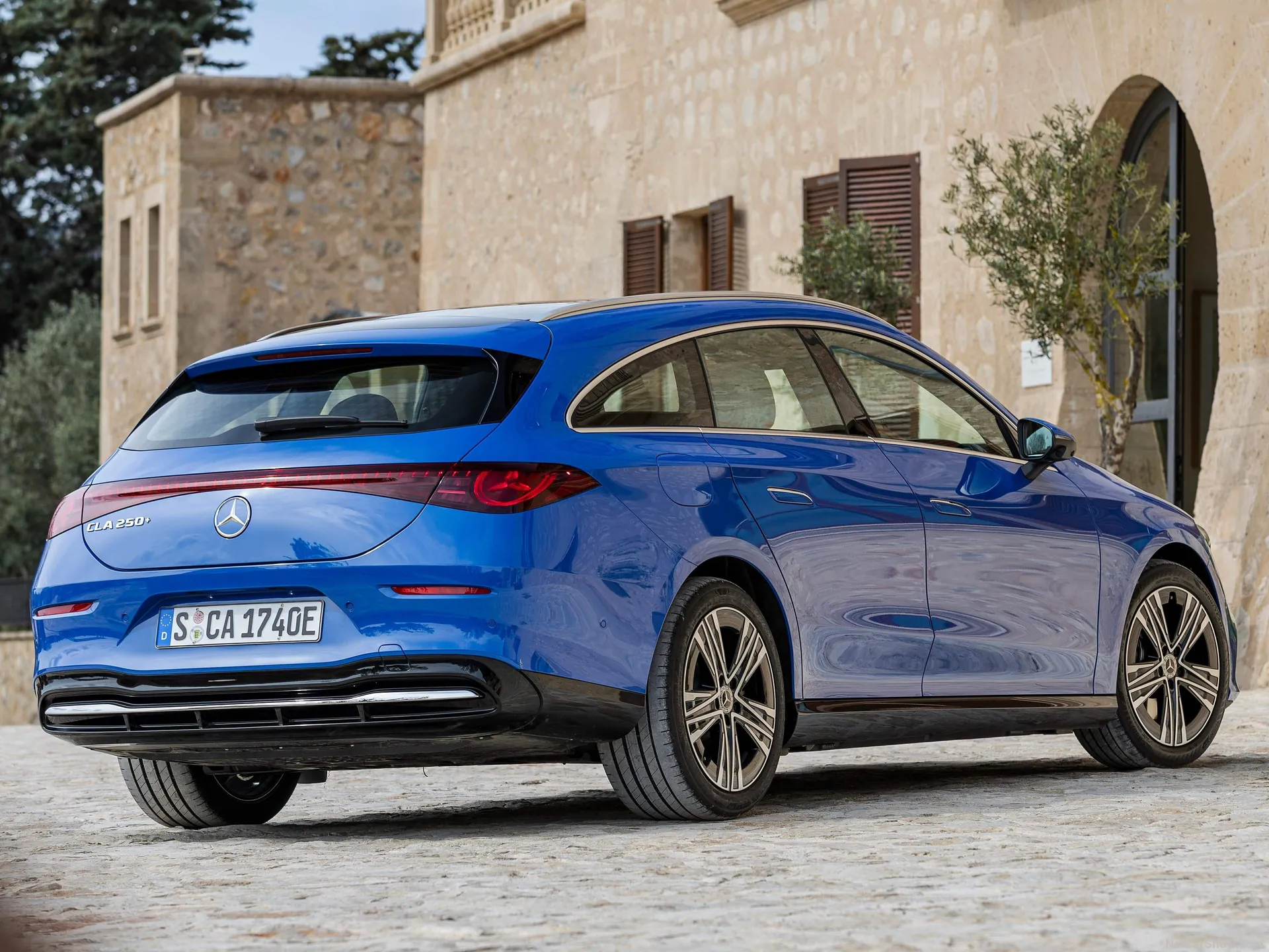 Mercedes-Benz CLA Shooting Brake (2026) – zadní tříčtvrteční pohled