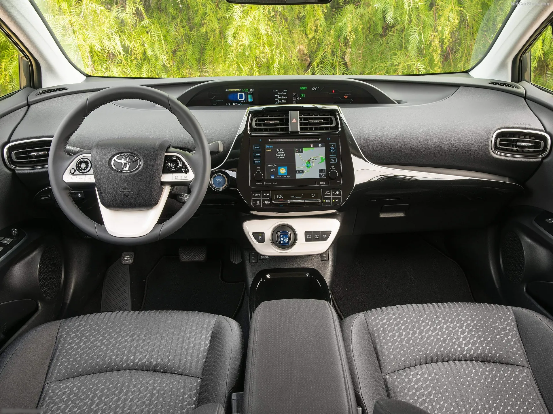 Toyota Prius Prime (2017) - Interior