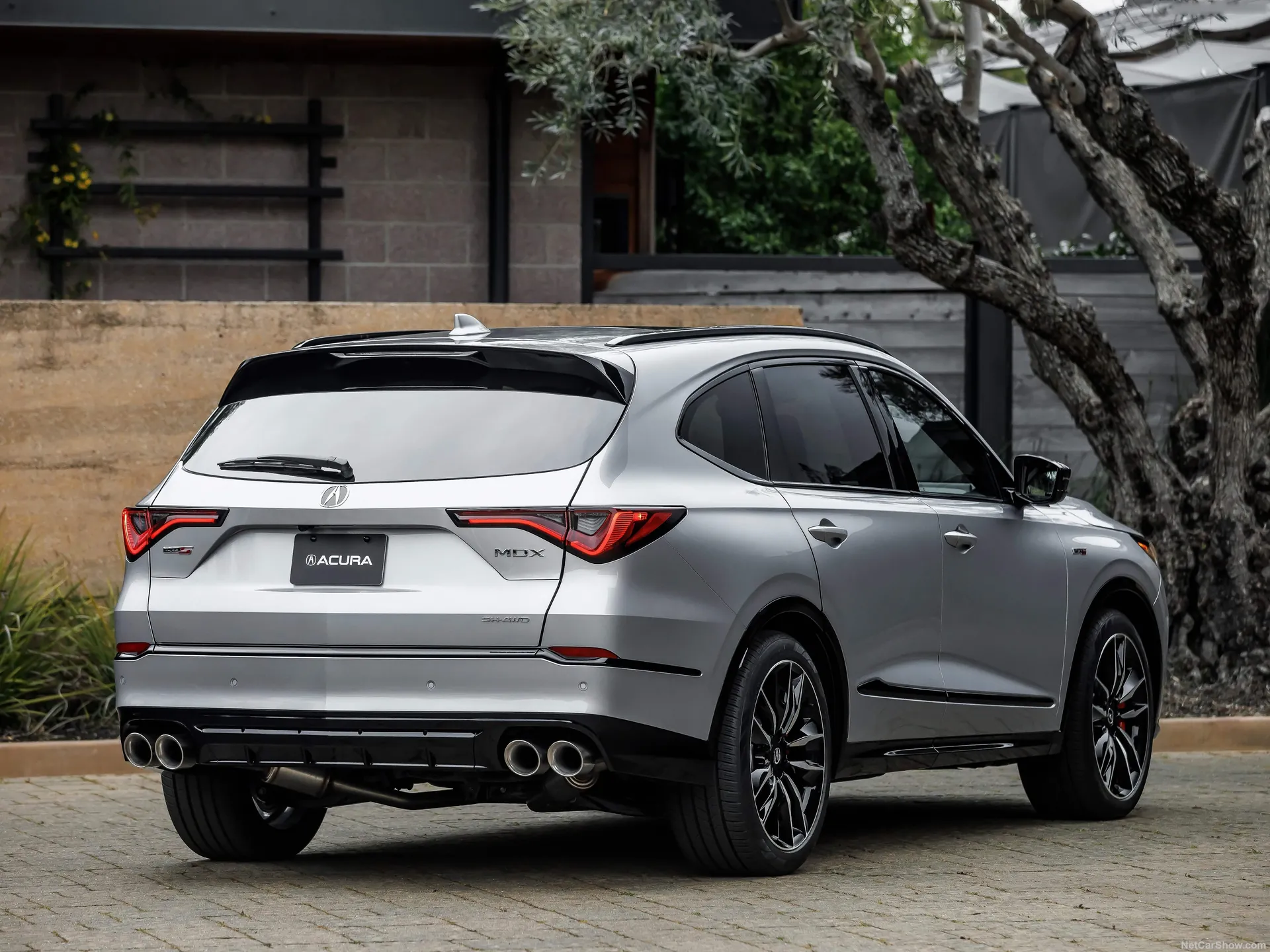 Acura MDX Type S (2022) – zadní tříčtvrteční pohled