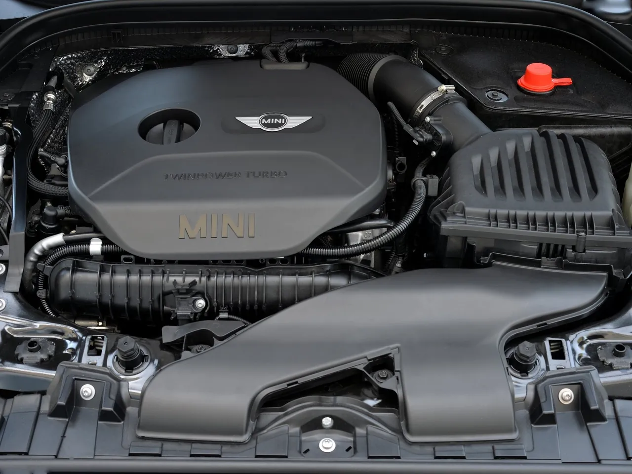 Mini John Cooper Works (2015) – motorový prostor