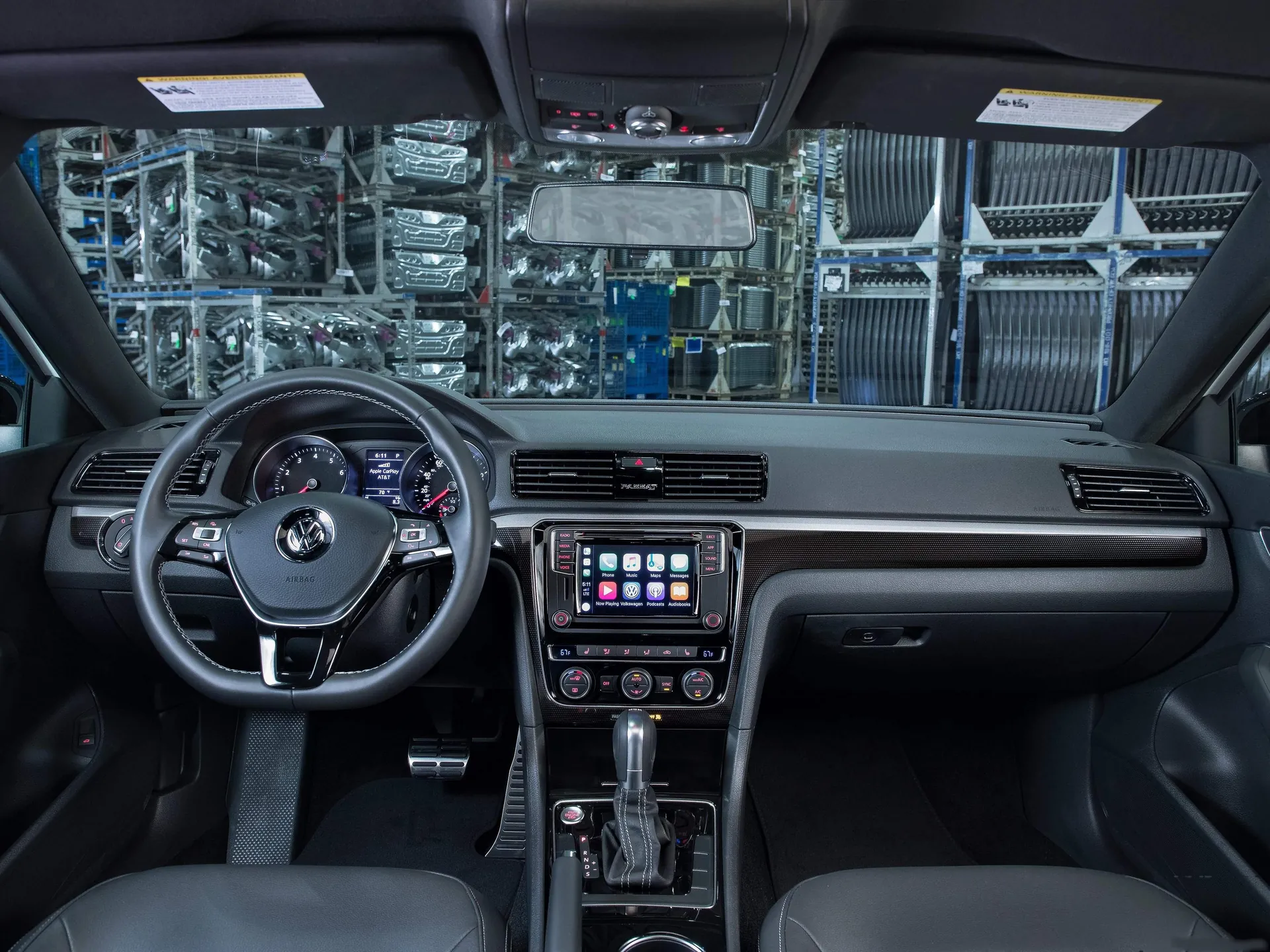 Volkswagen Passat GT [US] (2018) – interiér