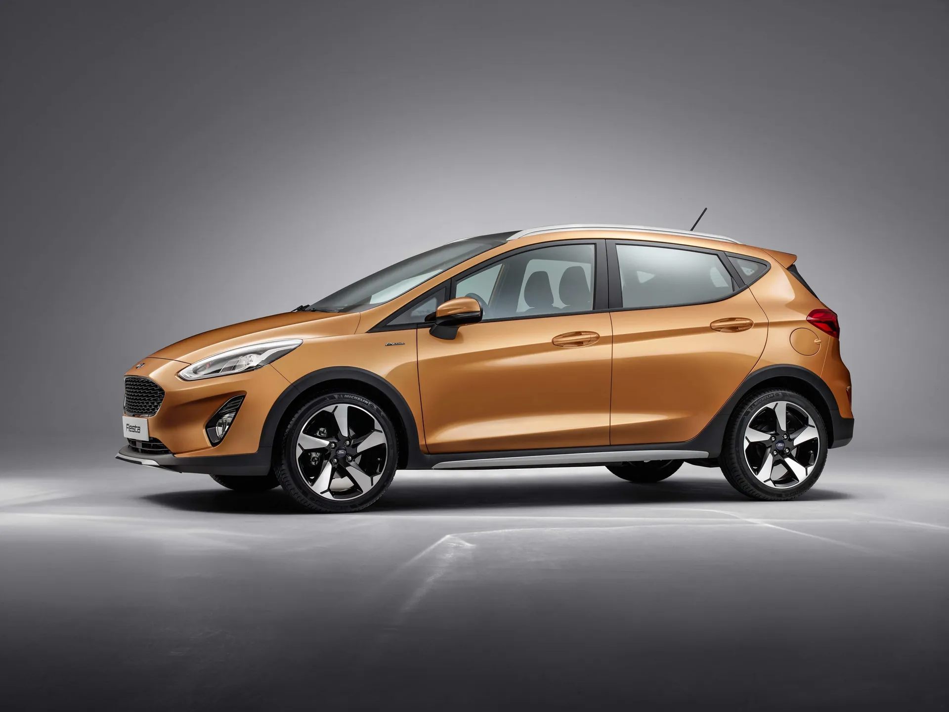 Ford Fiesta Active (2017) – boční profil