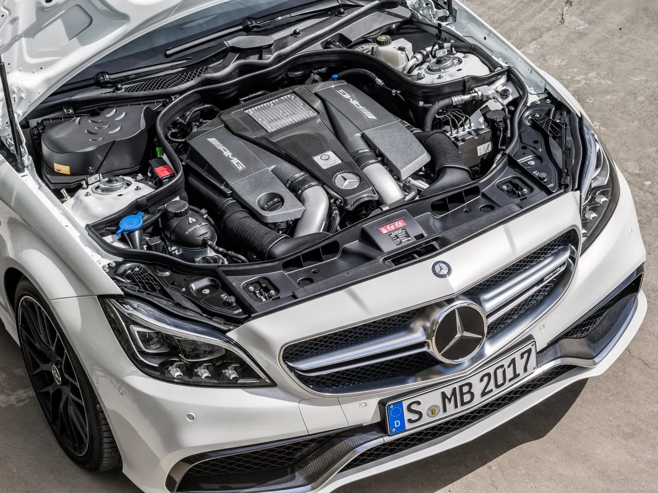 Mercedes-Benz CLS63 AMG (2015) – motor