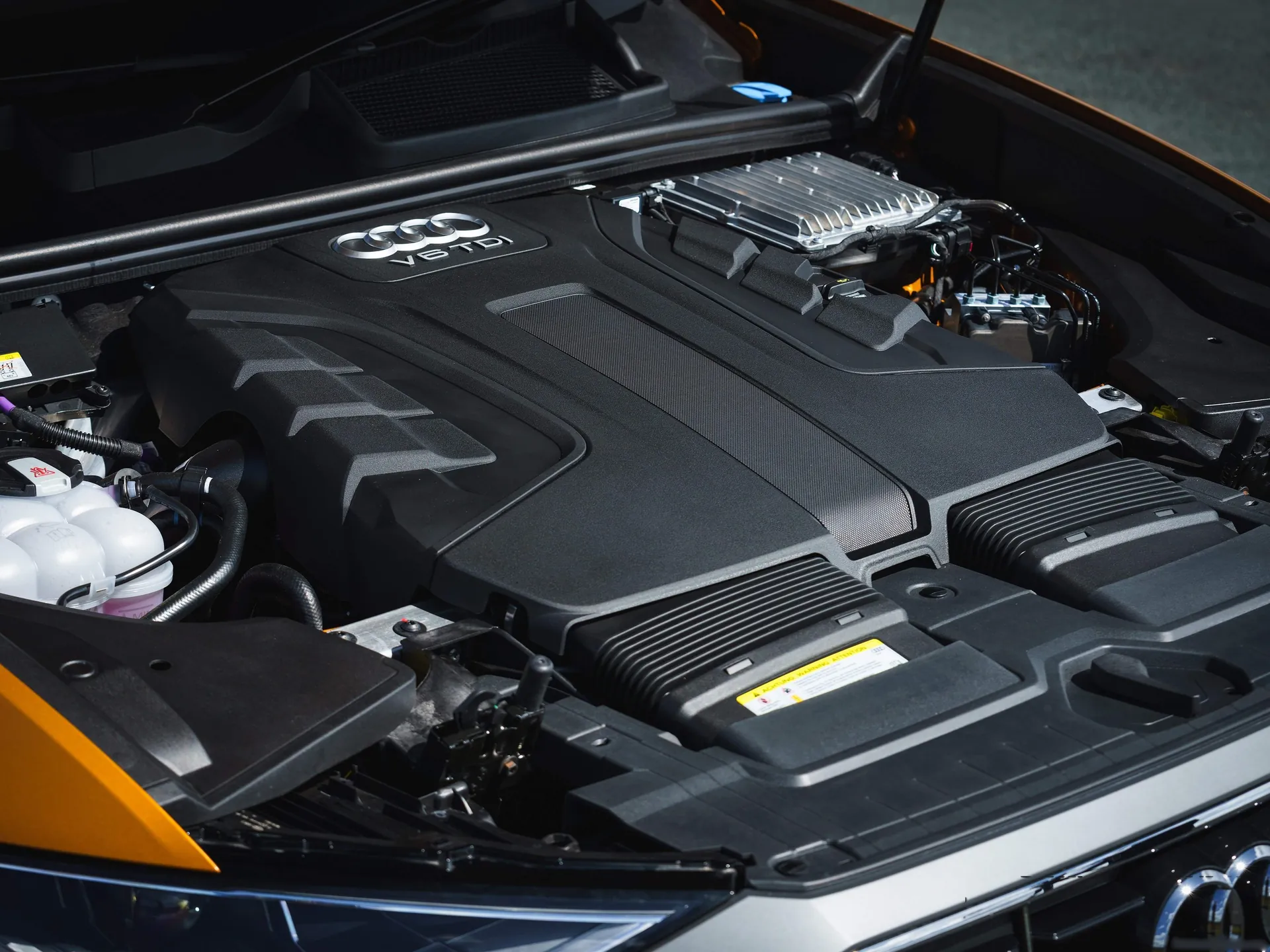 Audi Q8 [UK] (2019) - Engine Bay