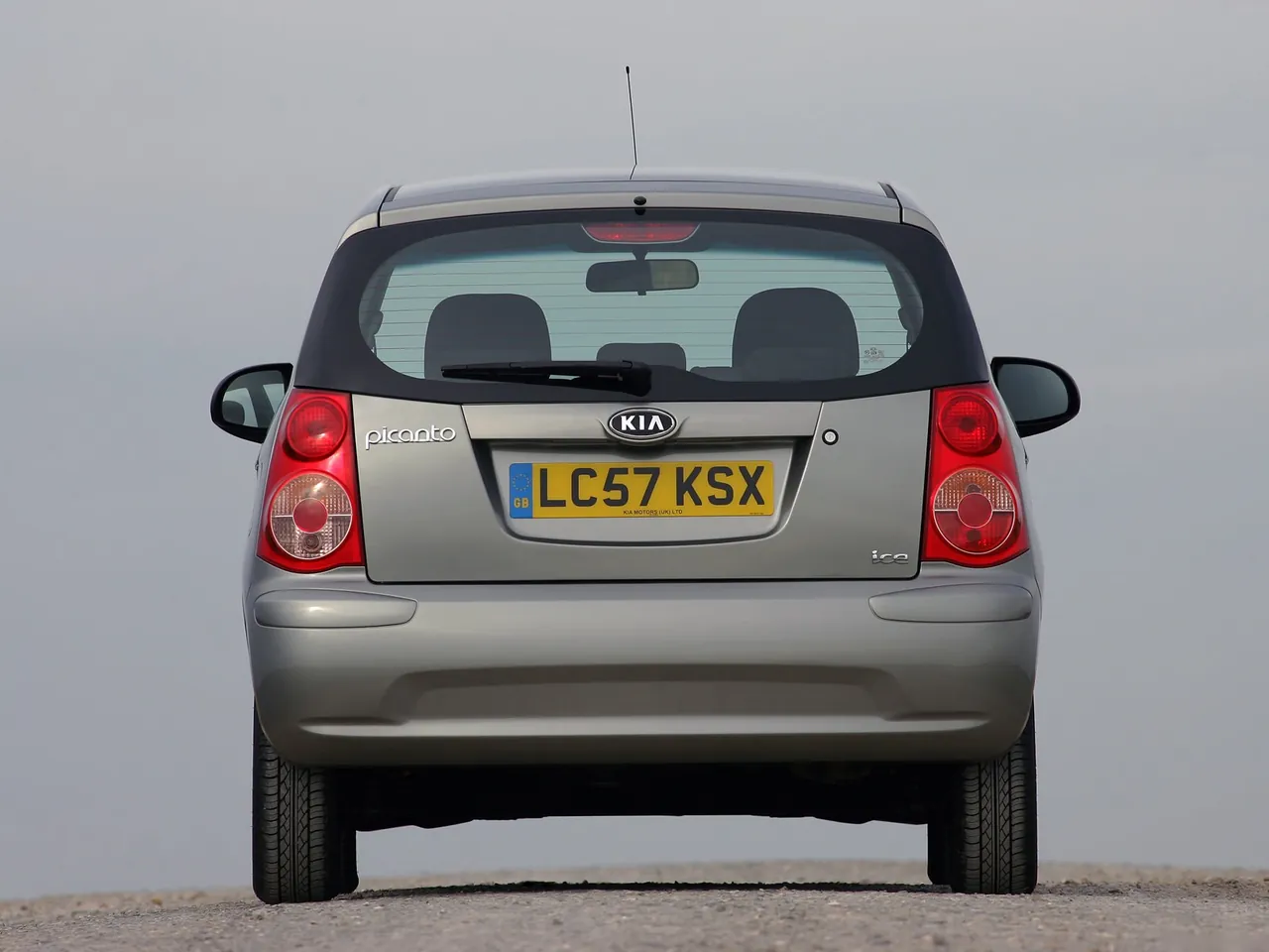 Kia Picanto (2008) – zezadu