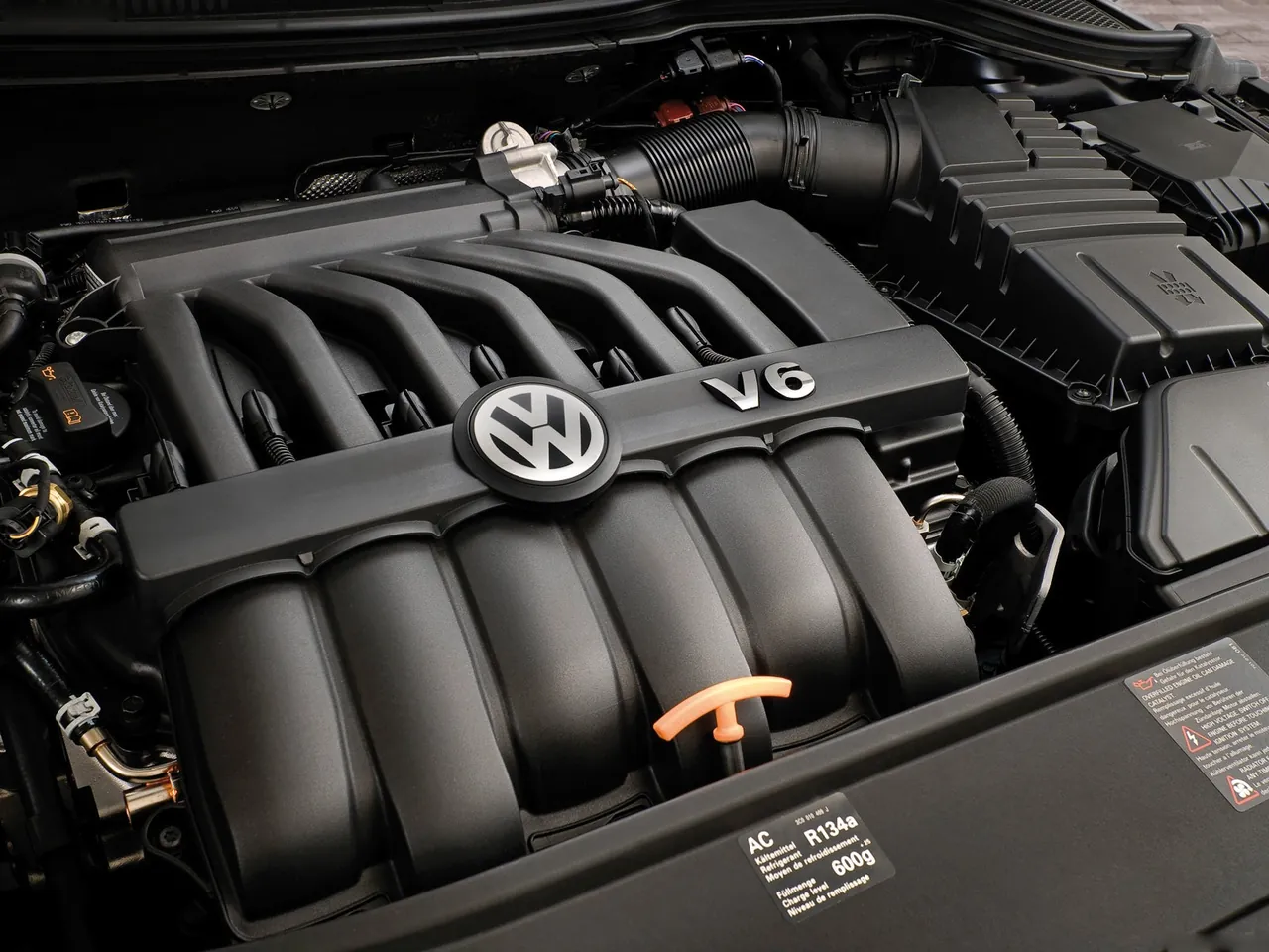 Volkswagen Passat CC (2009) - Engine