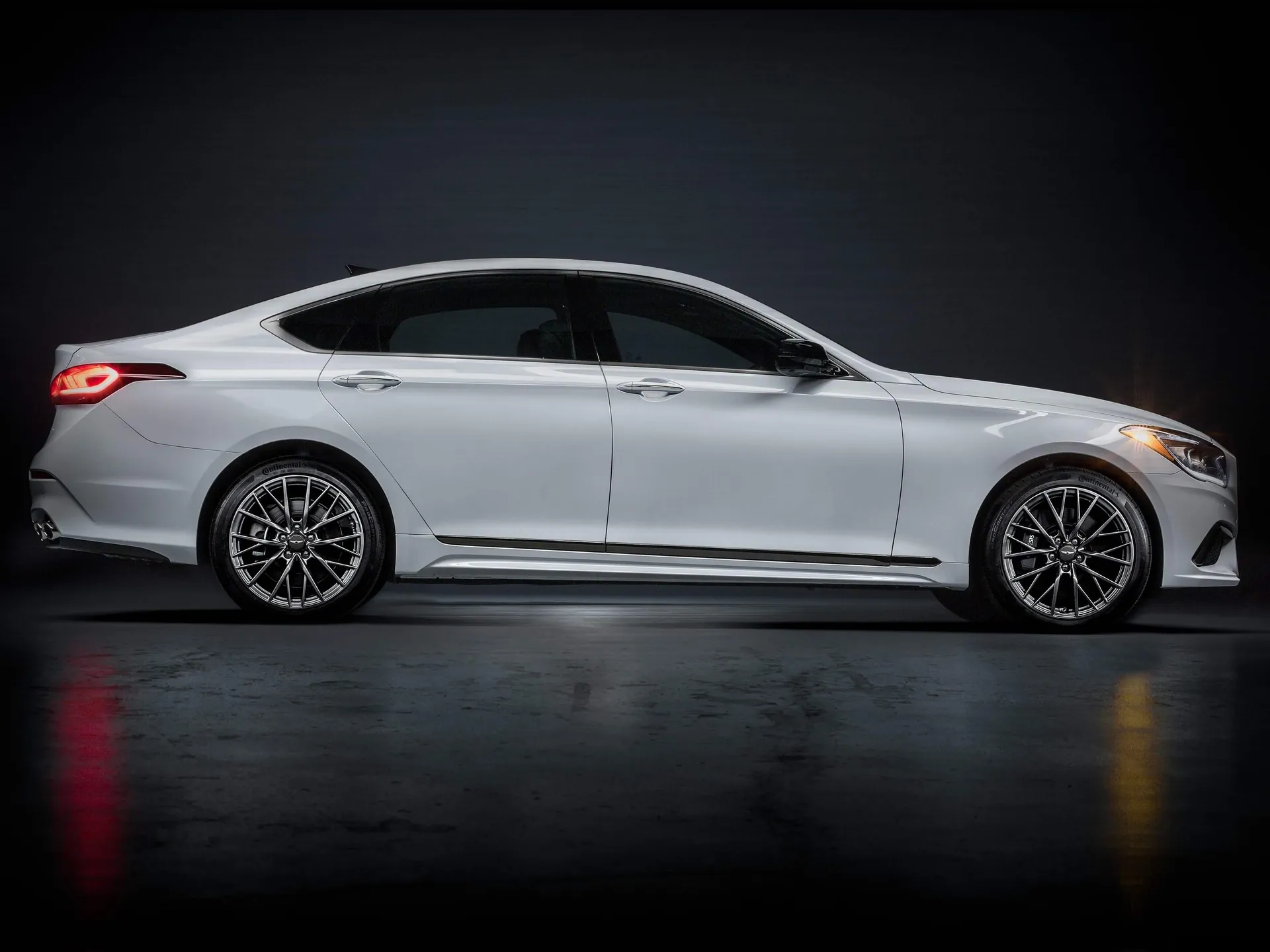 Genesis G80 3.3T Sport (2018) – boční profil