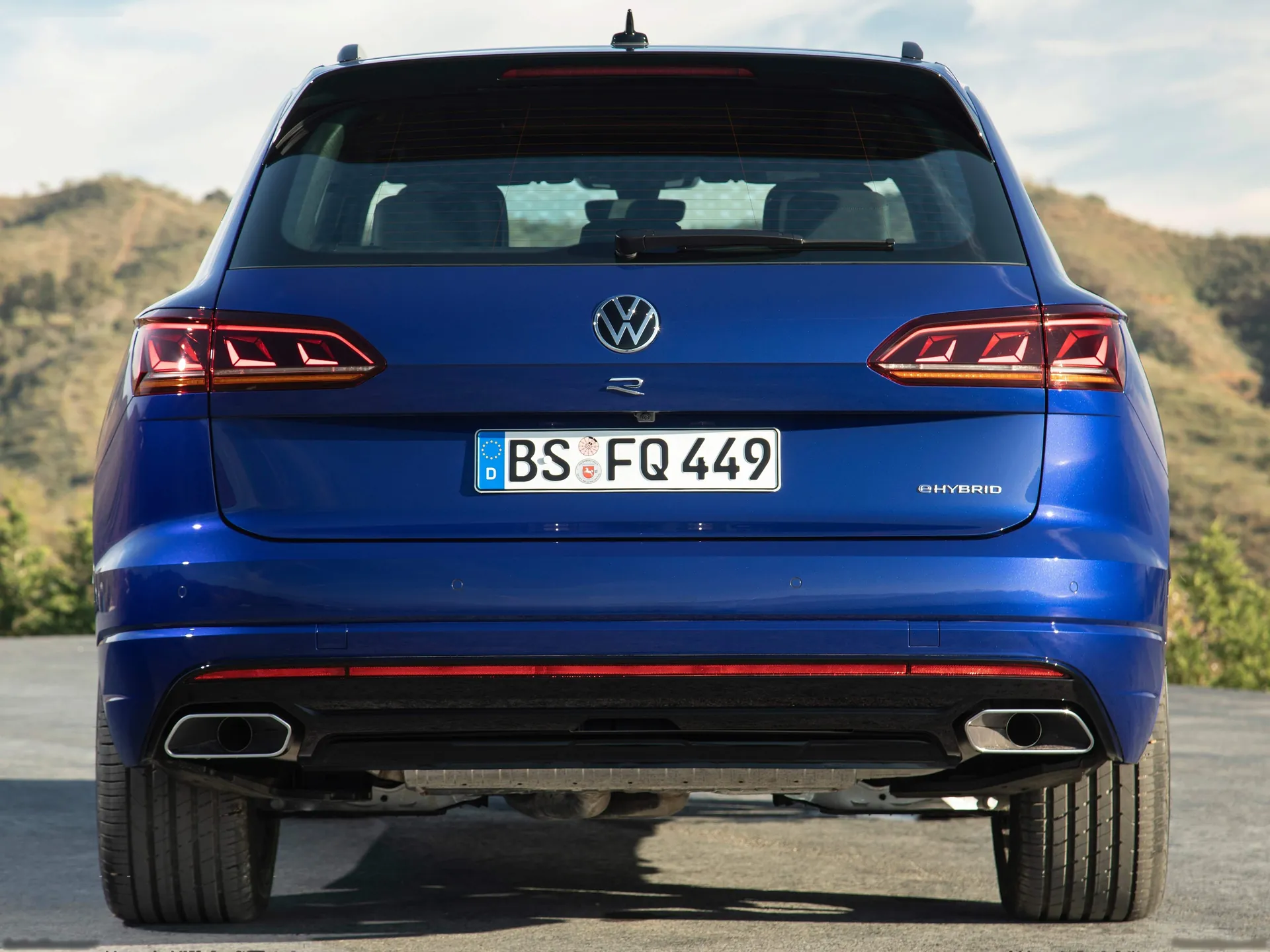 Volkswagen Touareg R (2021) - Rear