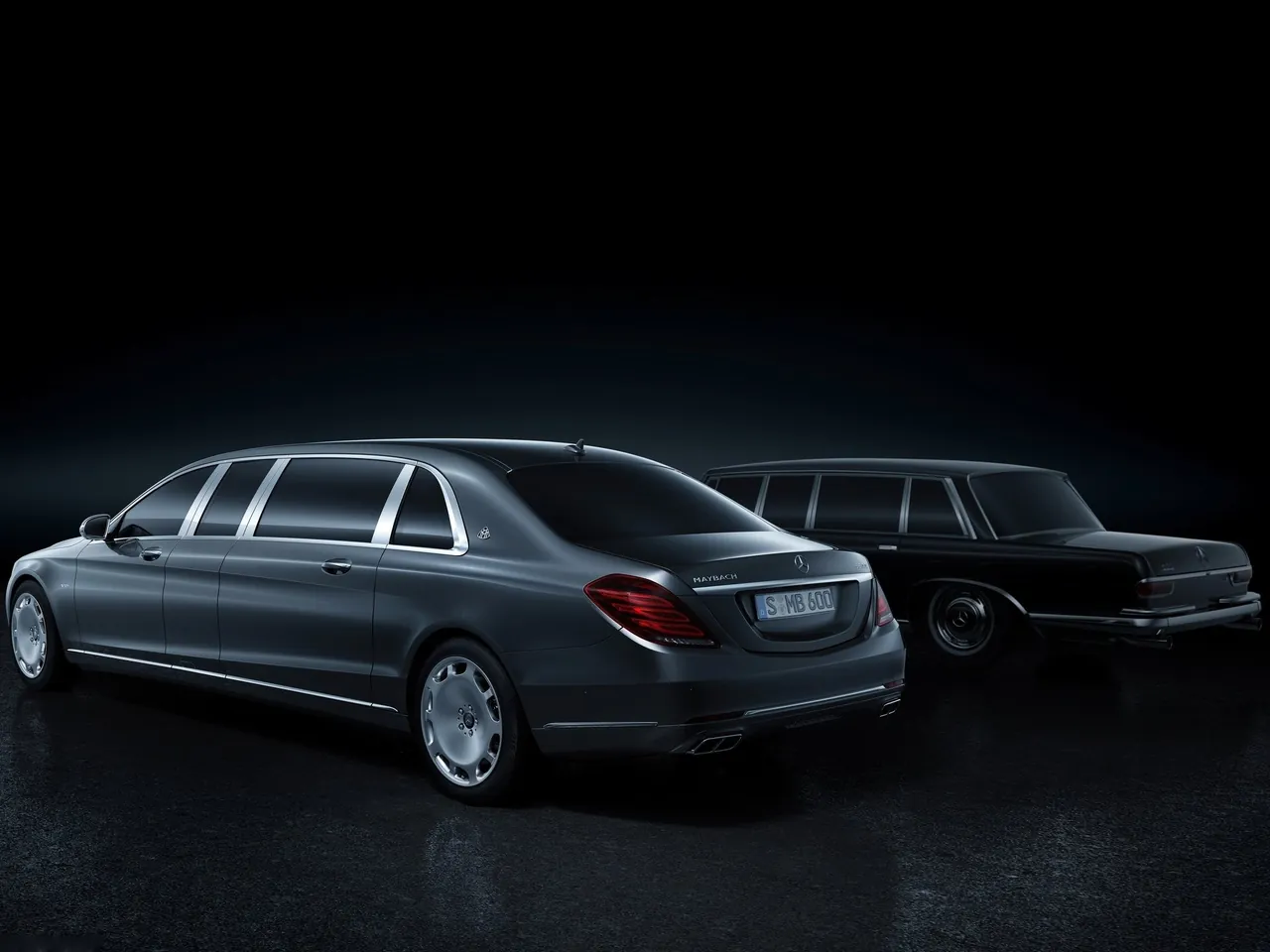 Mercedes-Benz S600 Pullman Maybach (2016) – zadní tříčtvrteční pohled