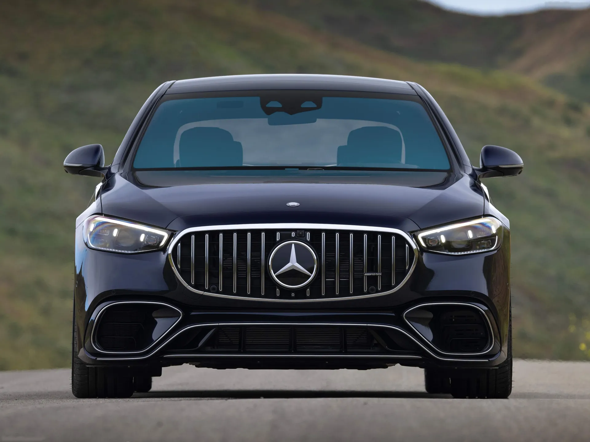 Mercedes-Benz S63 AMG E Performance [US] (2024) – zepředu