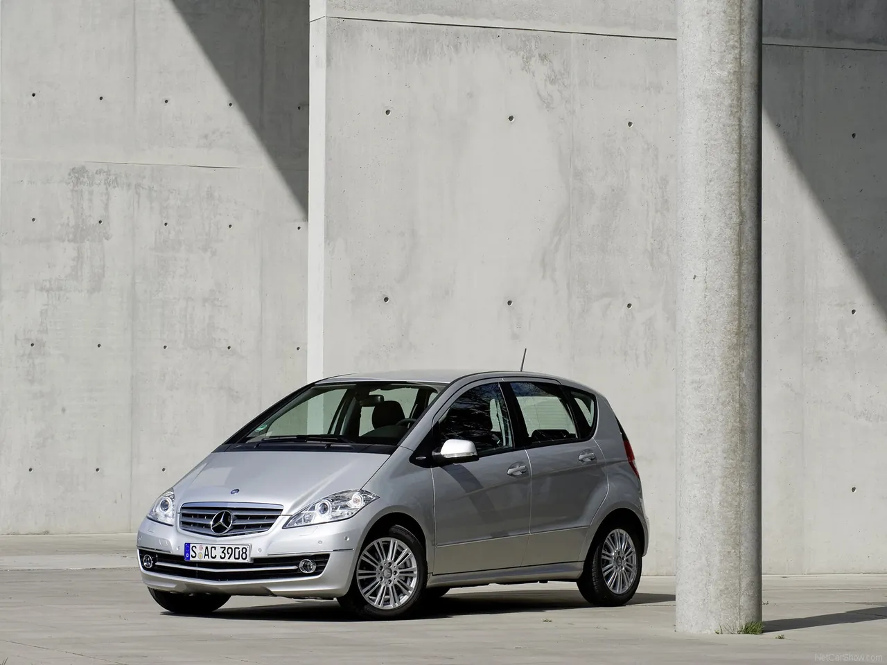 Mercedes-Benz A-Class (2009)