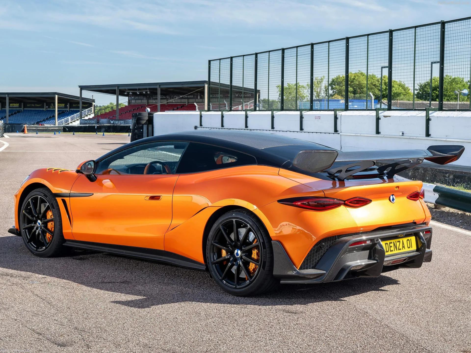 Denza Z Racing (2027) – zadní tříčtvrteční pohled
