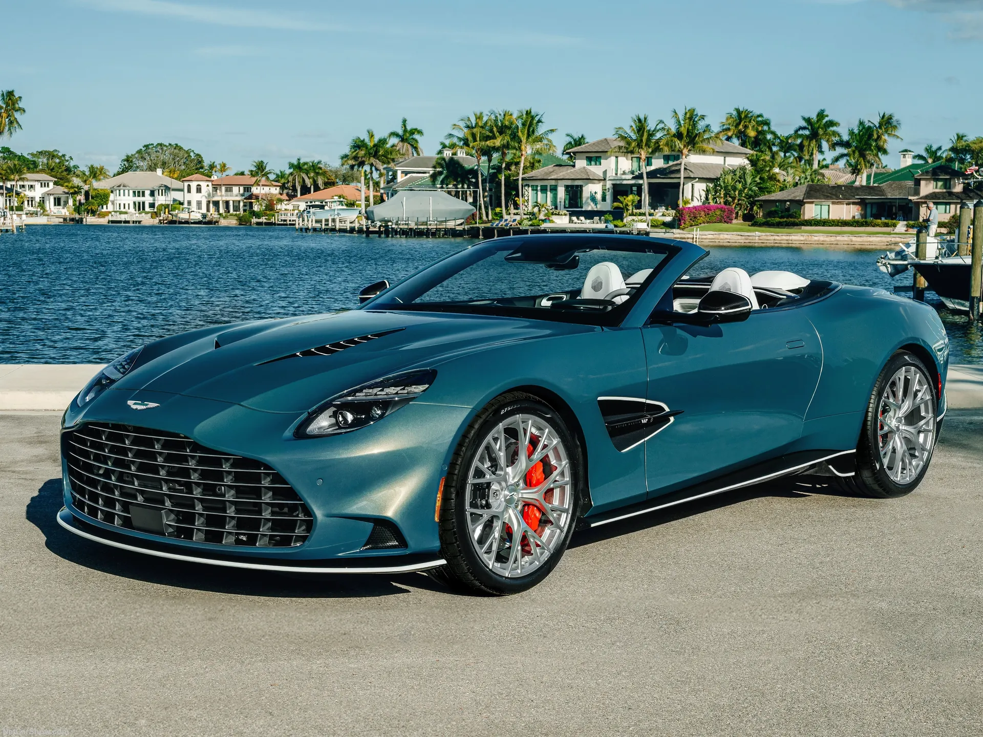 Aston Martin Vanquish Volante Wave Edition (2026)