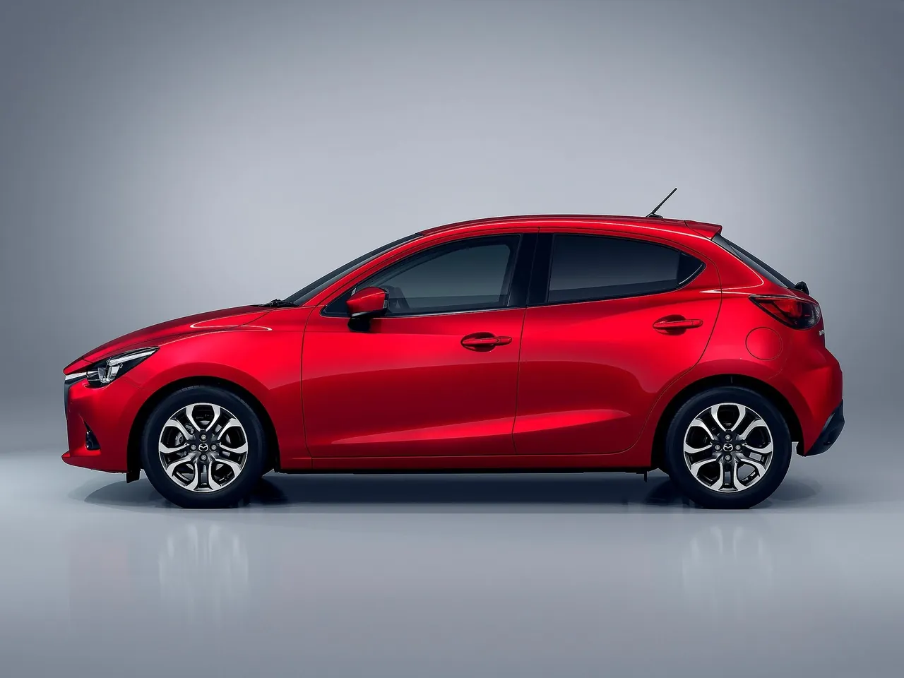 Mazda 2 (2015) – boční profil