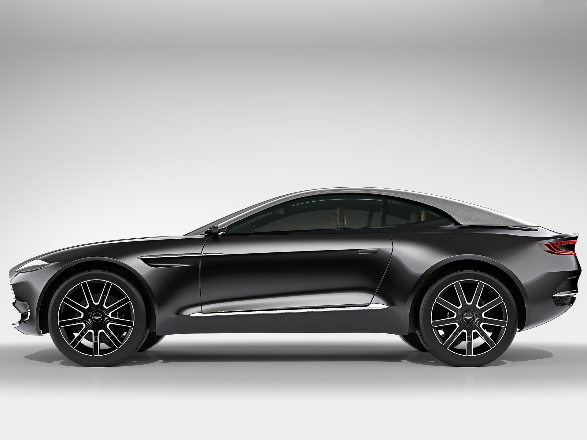 Aston Martin DBX Concept (2015) – boční profil