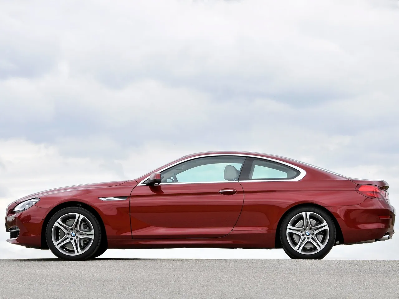 BMW 6-Series Coupe (2012) - Side Profile
