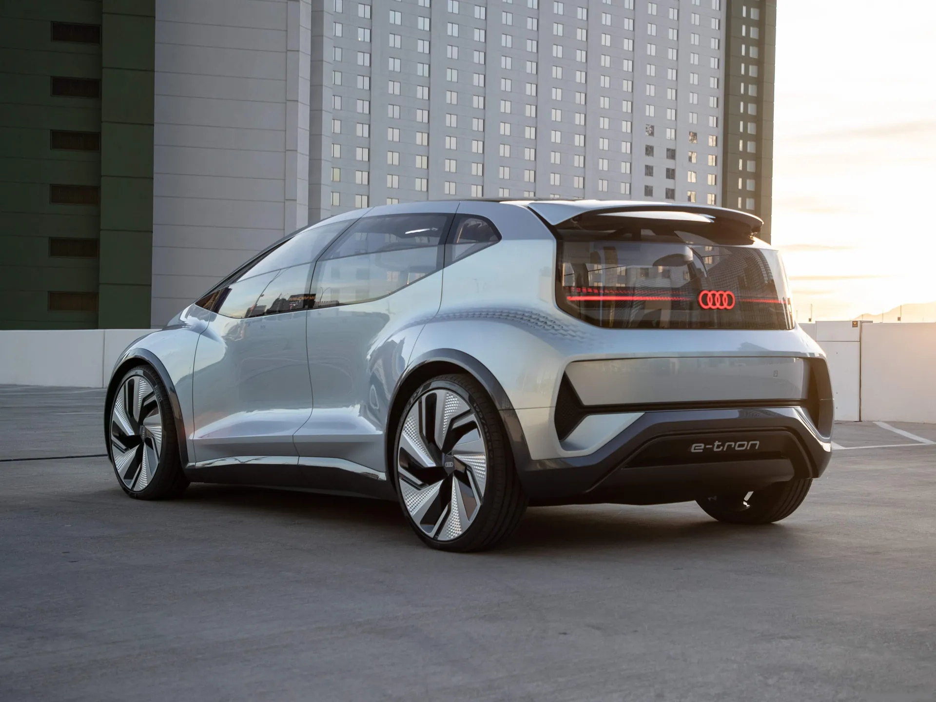 Audi AI-ME Concept (2019) – zadní tříčtvrteční pohled