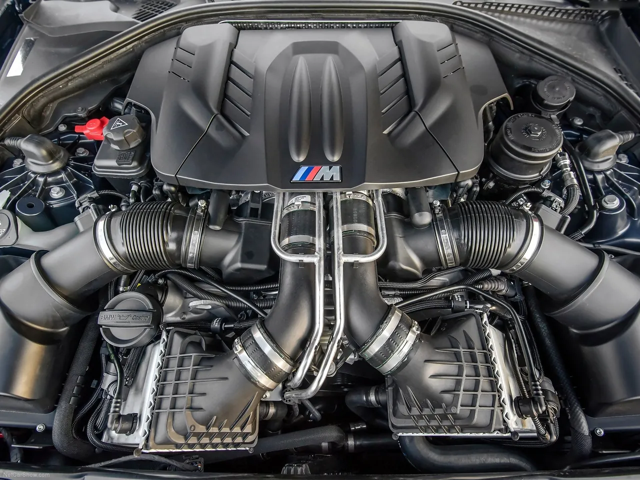 BMW M5 (2014) – motor