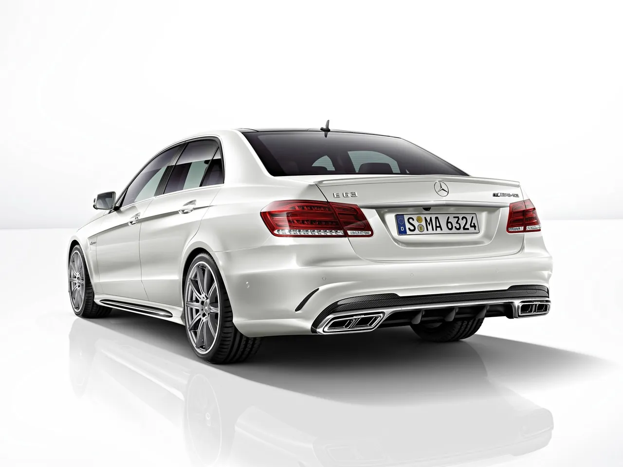 Mercedes-Benz E63 AMG (2014) - Rear Three-Quarter