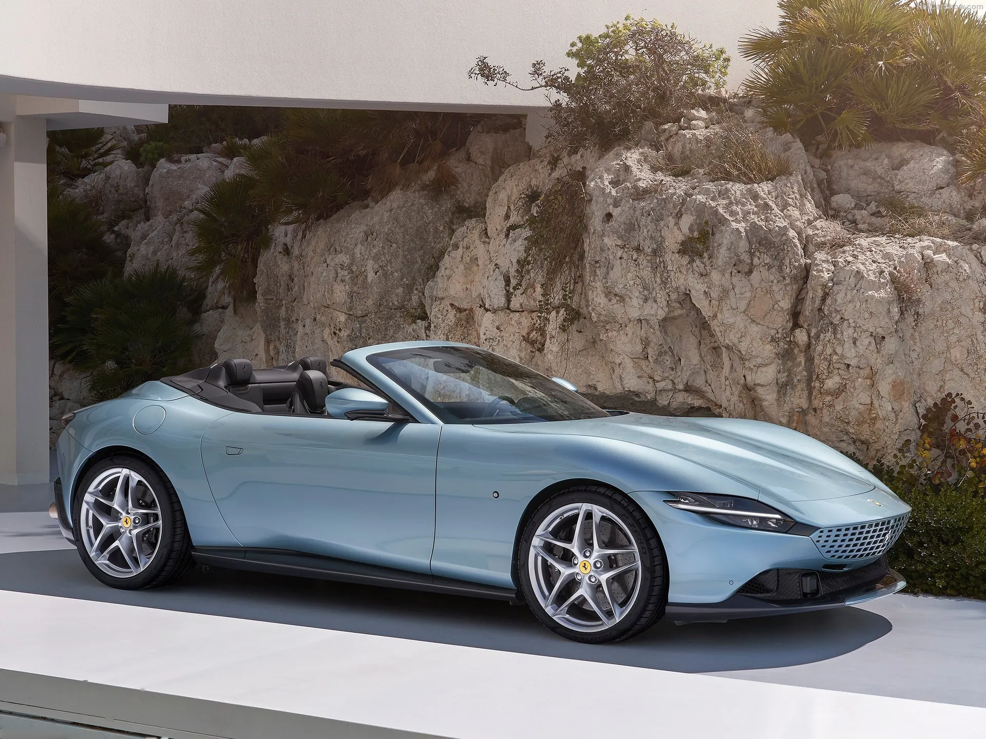 Ferrari Roma Spider (2024)