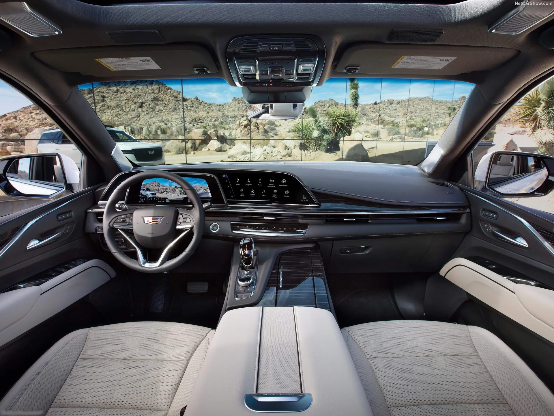 Cadillac Escalade (2021) – interiér